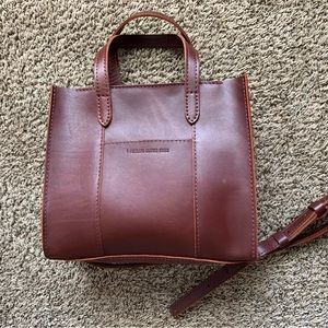 Lola zip crossbody Portland Leather